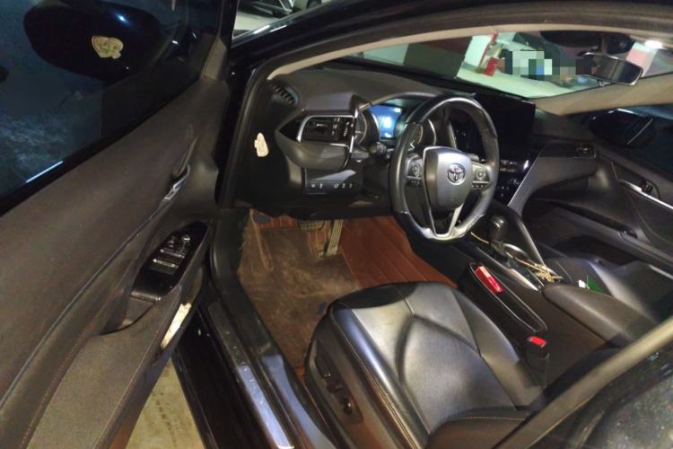 Used Toyota Camry 2023 2.0G Luxury Edition
