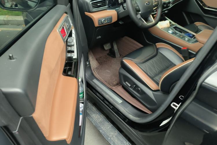 Used Ford Explorer 2023 EcoBoost 285 Four-Wheel Drive Titanium Edition 6 Seats