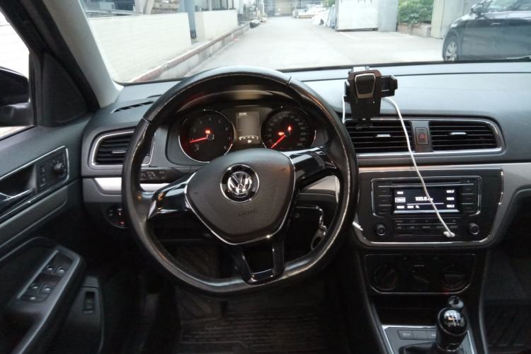 Used Volkswagen Lavida 2015 1.6L Manual Comfort Edition
