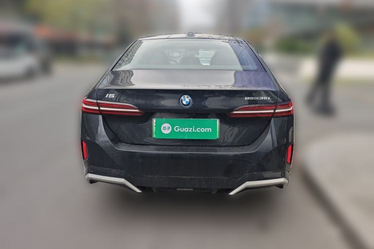 Used BMW i5 2024 eDrive 35L Luxury Model with M Sport Package
