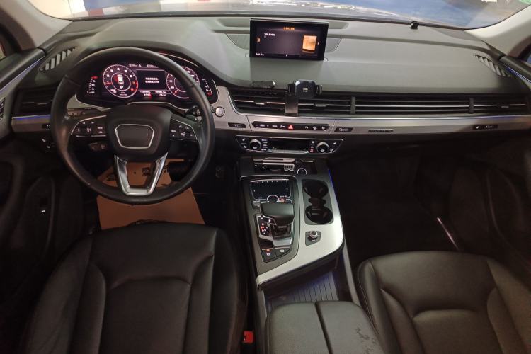 Used Audi Q7 2018 40 TFSI Comfort Model