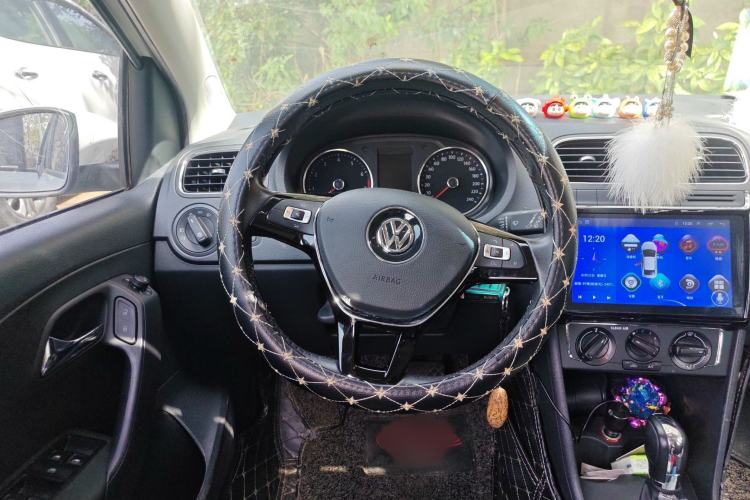 Used Volkswagen Polo 2016 1.6L Automatic Comfort Model Steering Wheel