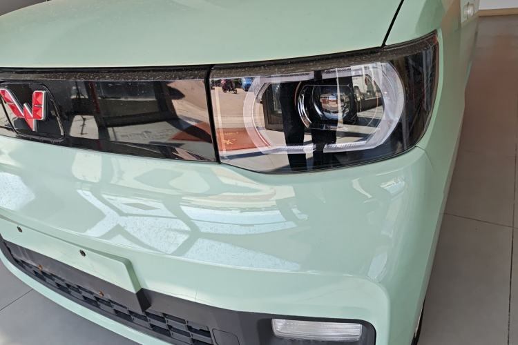 Used Wuling Hongguang MINIEV 2021 Macaron Fashion Edition Lithium-Ion Battery Left Front Headlight