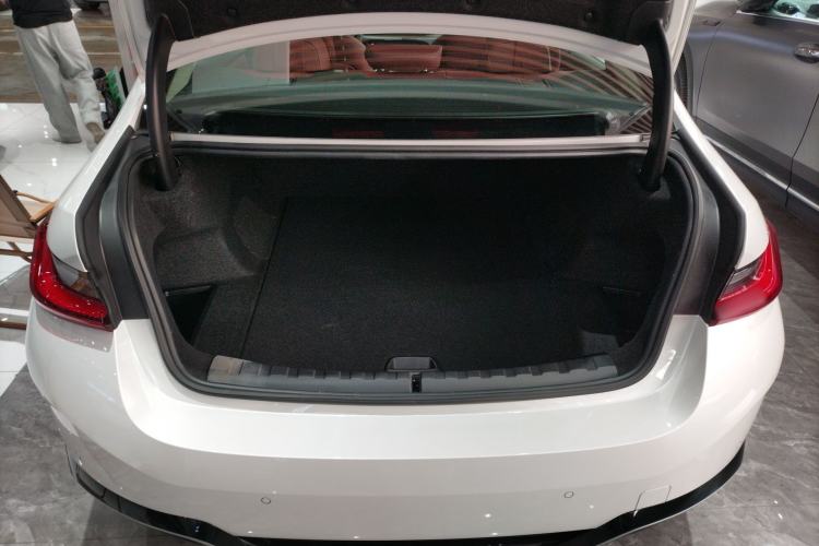 Used BMW i3 2026 Model, eDrive 35 L
