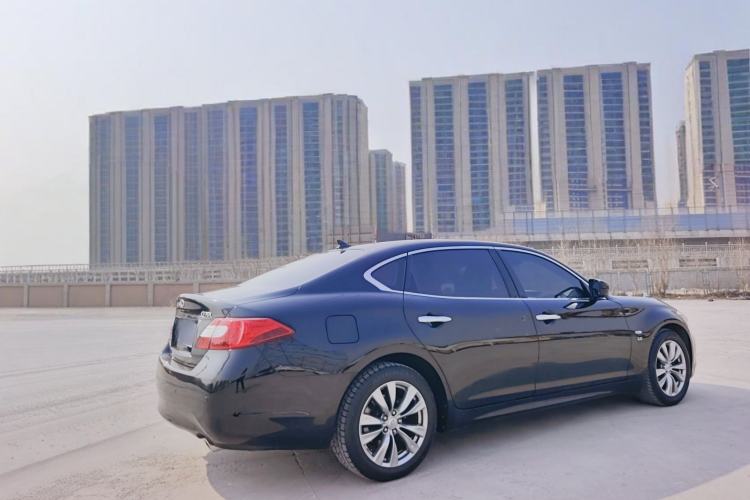 Used Infiniti Q70 2013 Q70L 2.5L Elegance Edition Exterior 4