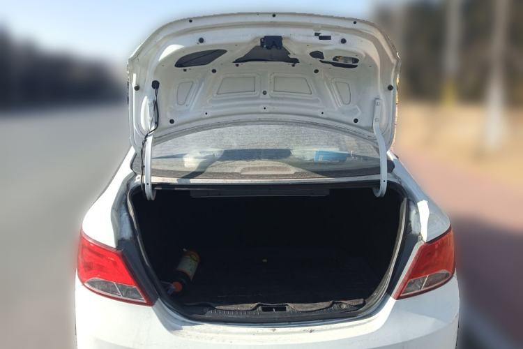 Used Hyundai Verna (older generation) 2014 1.4L Manual Smart GLS Trim