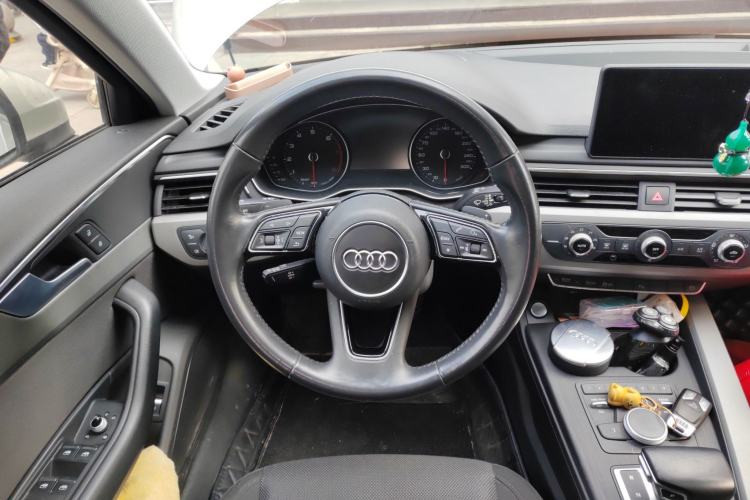 Used Audi A4L 2019 40 TFSI Ambition China VI
