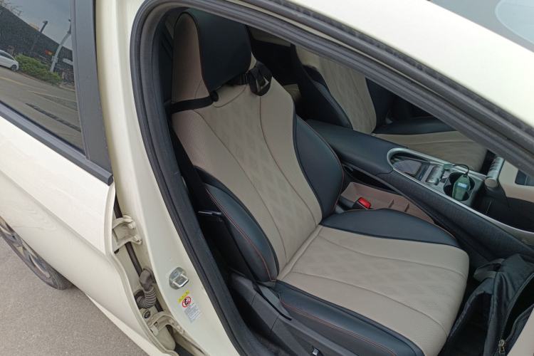 Used BYD Dolphin 2024 Honor Edition 420km Fashion Version
