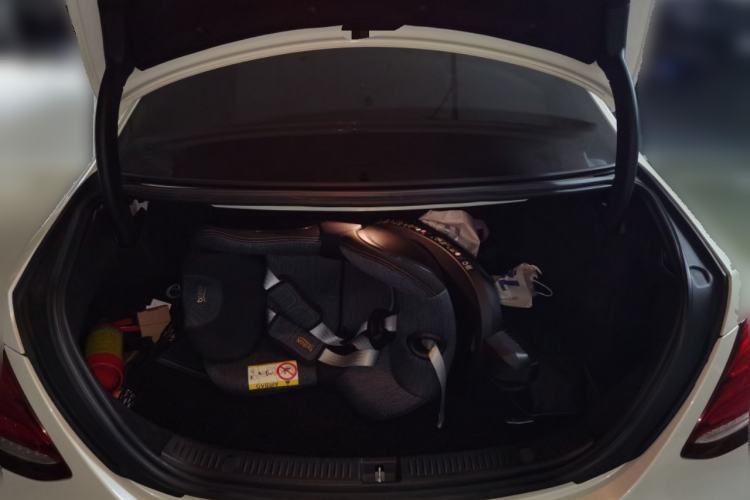 Used Mercedes-Benz E-Class 2016 E 300 L Sporty and Stylish Model
