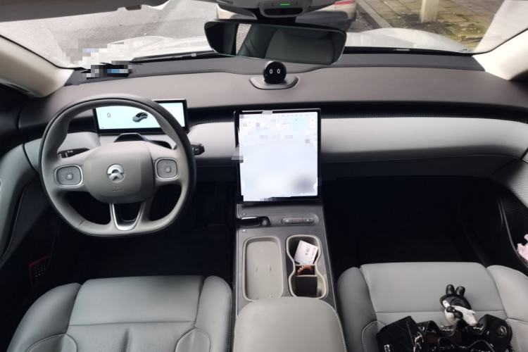 Used Nio ET5 2022 75 kWh Center Console