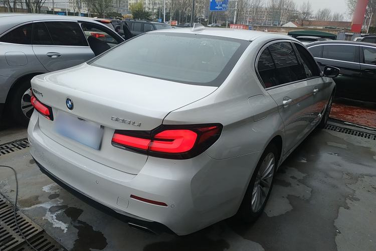 Used BMW 5 Series 2022 Restyled 525Li Luxury Package Rear Right 45 Deg