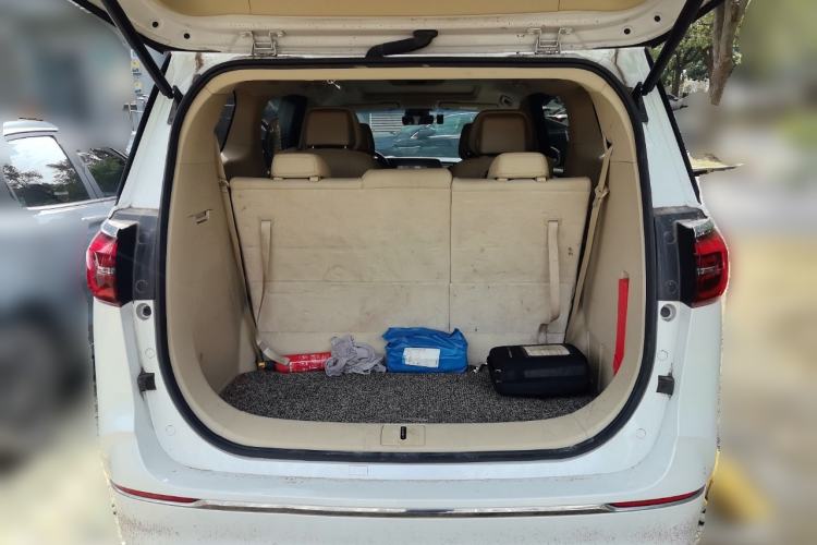 Used Buick GL8 2023 ES Lu Zun Deluxe Model
