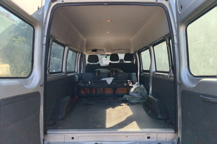 Used Ford Transit Custom 2009 2.4T Diesel Standard Version Short Wheelbase Mid-Roof China Stage III