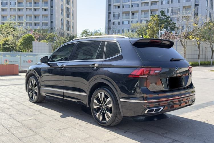 Used Volkswagen Tiguan L 2024 330TSI Automatic Two-Wheel Drive R-Line Enhanced Edition Exterior 3