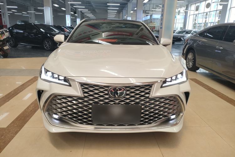Used Toyota Avalon 2024 Dual-Engine 2.5L XLE Premium Edition Front
