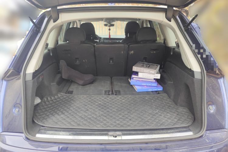 Used Audi Q7 2020 55 TFSI quattro S line sports model Trunk