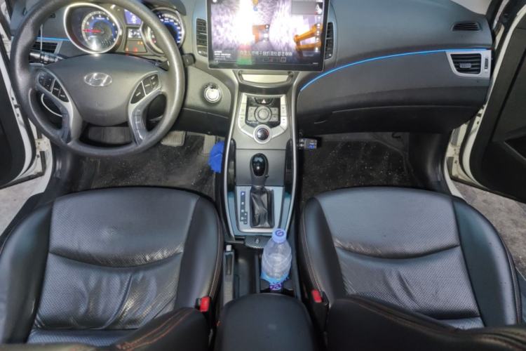 Used Hyundai Elantra (5th Generation / Langdong) 2015 1.6L Automatic Leading Model Center Console