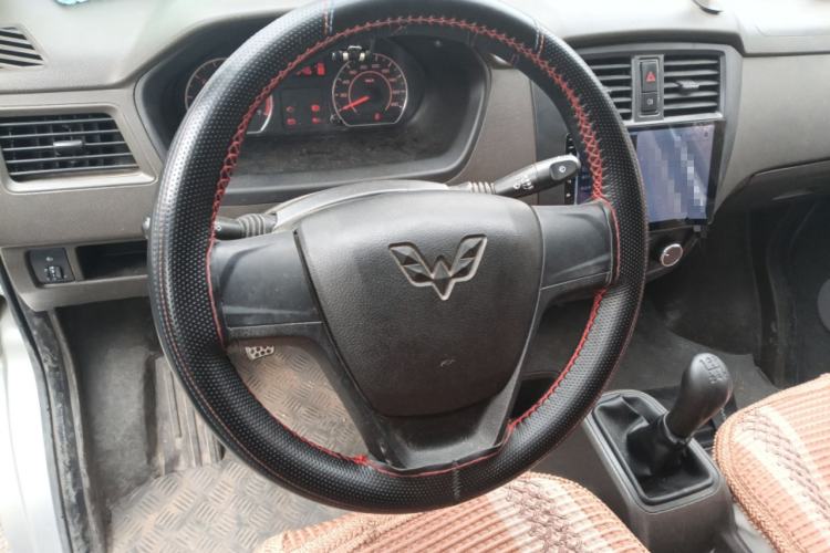 Used Wuling Rongguang S 2023 1.5L Basic Enclosed-Window Vehicle 2 Seats Steering Wheel