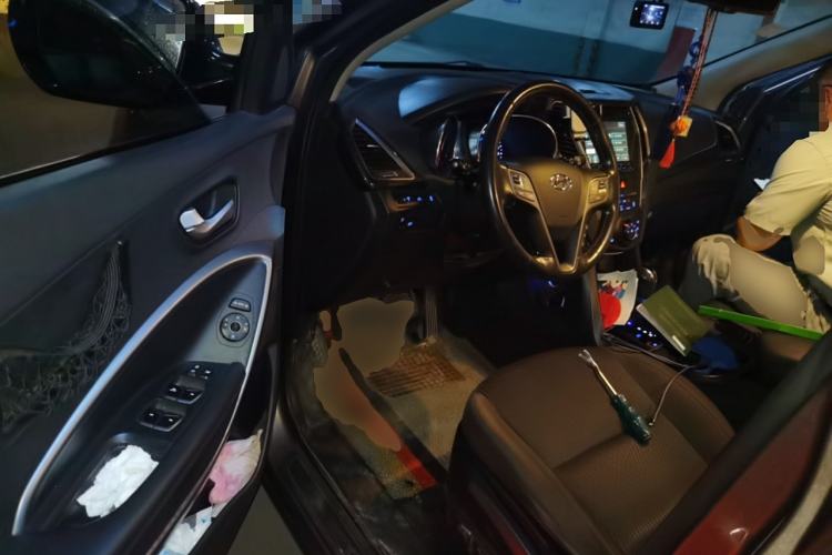 Used Hyundai Santa Fe 2013 2.4L Automatic 2WD Comfort Edition Driver Seat