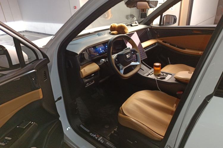 Used Geely Galaxy L7 2024 1.5T 115 km PLUS Dragon Edition Driver Seat