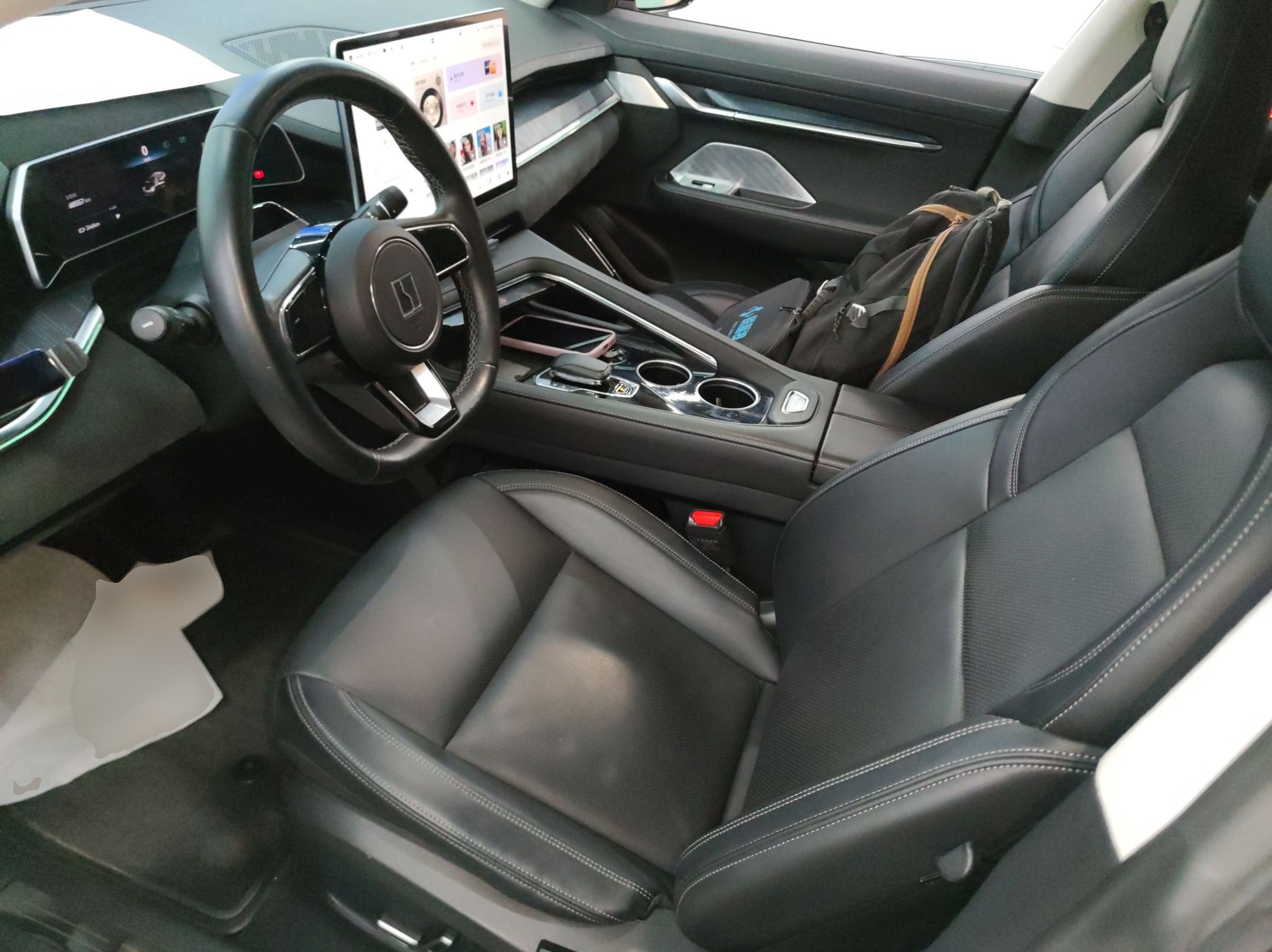 Переднее сиденье в автомобиле