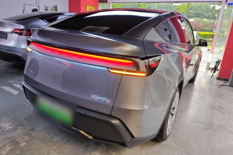 Used Tesla Model Y 2025 Rear-Wheel-Drive Version Rear Right 45 Deg