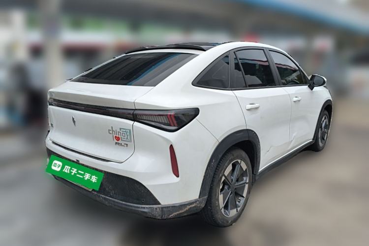 Used Livan 7 2023 450 km – Chasing Clouds
