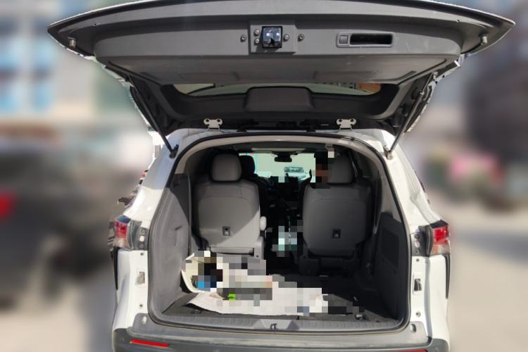 Used Toyota Granvia 2024 2.5L Hybrid Comfort Edition Trunk