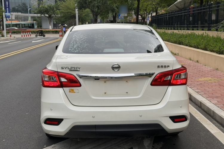 Used Nissan Sylphy 2022 Classic 1.6XL CVT Luxury Edition Exterior 5
