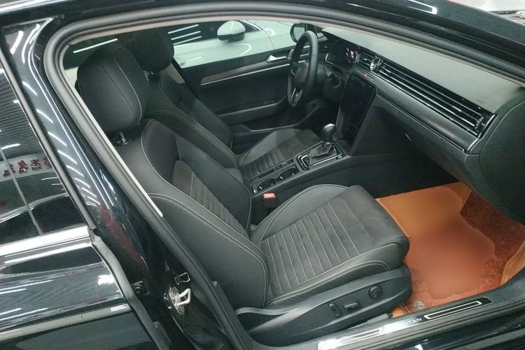 Used Volkswagen Magotan 2020 330TSI DSG Luxury Edition Right Front Seat