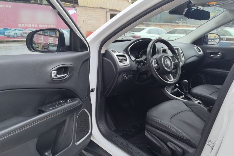 Used Jeep Compass 2017 200T Automatic Family Edition
