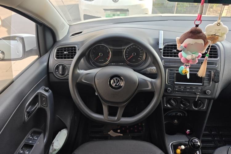 Used Volkswagen Polo 2014 1.4L Manual Comfort Edition Steering Wheel