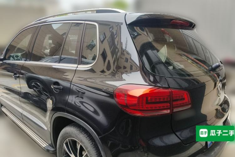 Used Volkswagen Tiguan 2015 1.8TSI Automatic All-Wheel-Drive Luxury Model Rear Left 45 Deg