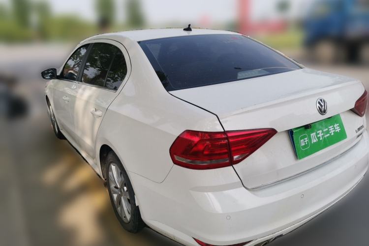 Used Volkswagen Lavida 2015 1.6L Manual Comfort Edition
