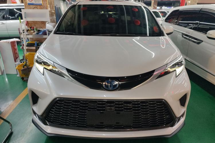 Used Toyota Granvia 2022 2.5L Hybrid Premium Edition