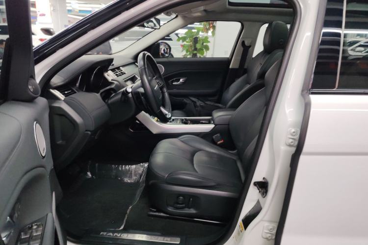 Used Land Rover Range Evoque 2018 240 PS SE Smart Brilliance Edition Left Front Seat