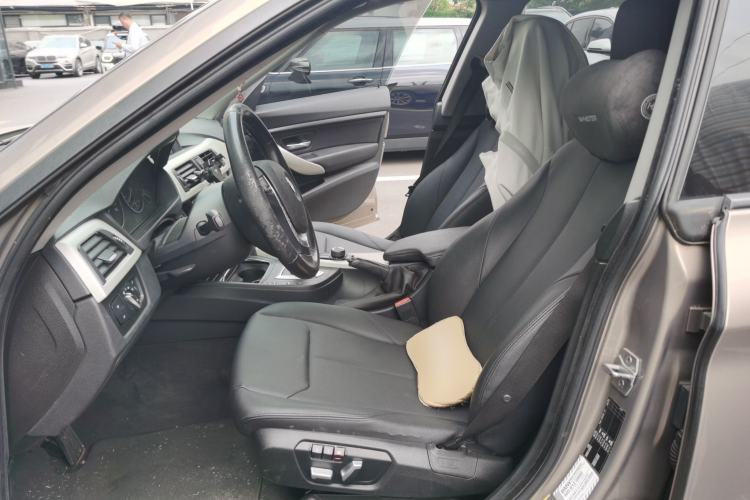 Used BMW 3 Series GT 2017 320i Sport Edition Left Front Seat