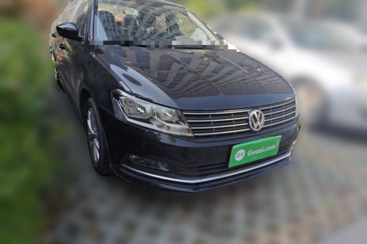 Used Volkswagen Lavida 2015 1.6L Manual Comfort Edition Front Right 45 Deg