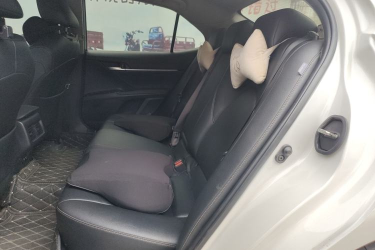 Used Toyota Camry 2019 Revised Version 2.0G Luxury Edition
