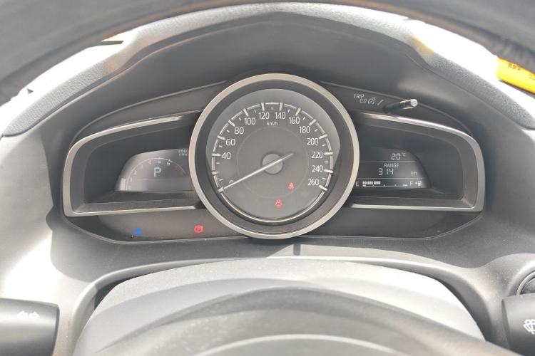 Used Mazda 3 Axela 2017 Sedan 1.5L Automatic Luxury Model Emission Standard China V
