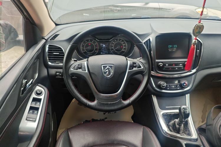 Used Baojun 560 2016 1.8L Manual Luxury Edition