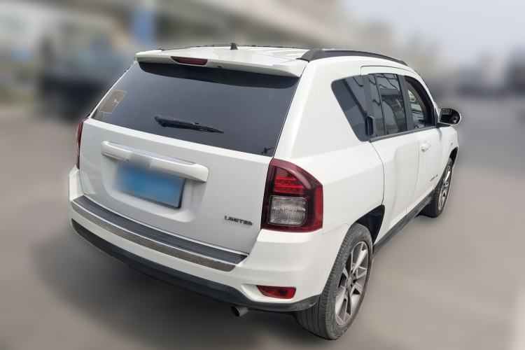 Used Jeep Compass 2014 2.4L four-wheel drive luxury version Rear Right 45 Deg