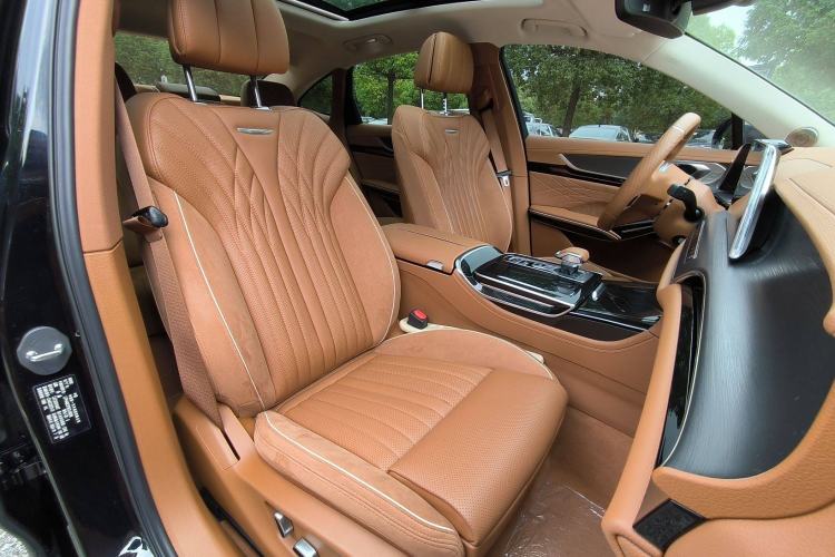 Used Hongqi H9 2024 2.0T Qixiang Private Style Edition
