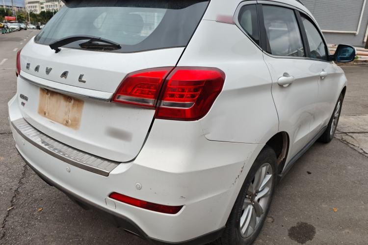 Used Haval H2 2016 Red-Label 1.5T Manual Two-Wheel Drive Luxury Model