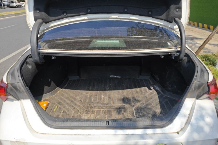 Used Toyota Avalon 2019 2.0L XLE Premium Edition China VI Trunk