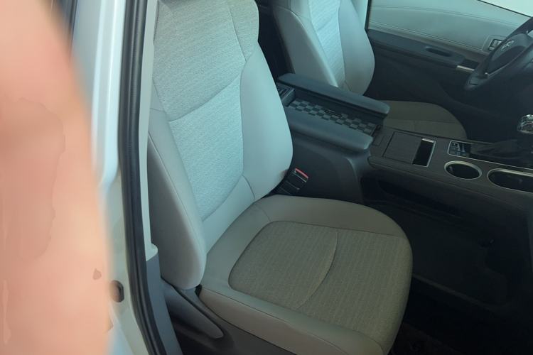 Used Toyota SIENNA 2024 2.5L Hybrid Comfort Edition Right Front Seat