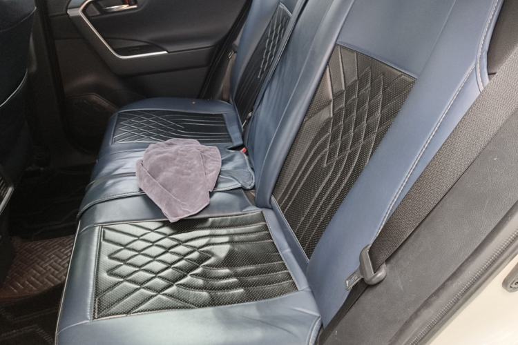 Used Toyota RAV4 2022 2.0L CVT Two-Wheel Drive Fashion Plus Edition Left Rear Seat