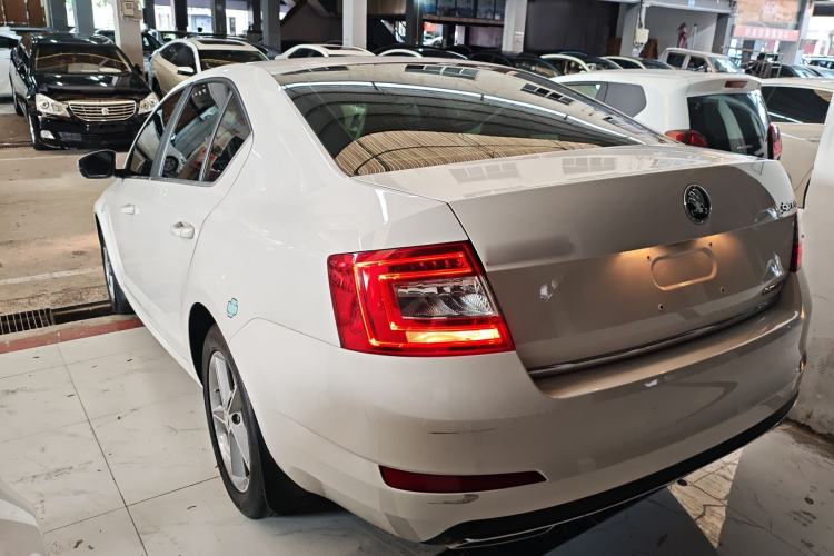 Used Skoda Octavia 2016 1.6L Automatic Smart Drive Edition Rear Left 45 Deg