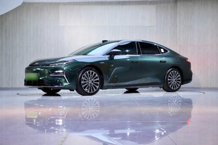 Used Geely Galaxy 8 2025 130km EM-P Starship Edition Exterior 5