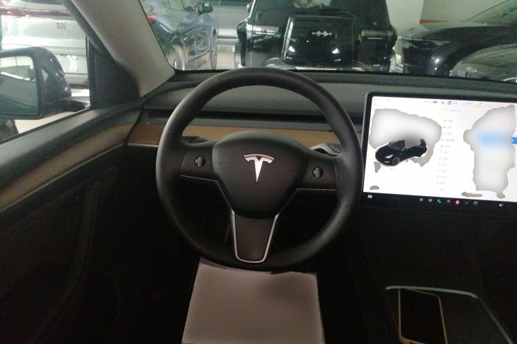 Used Tesla Model Y 2021 Long-Range All-Wheel-Drive Version Steering Wheel